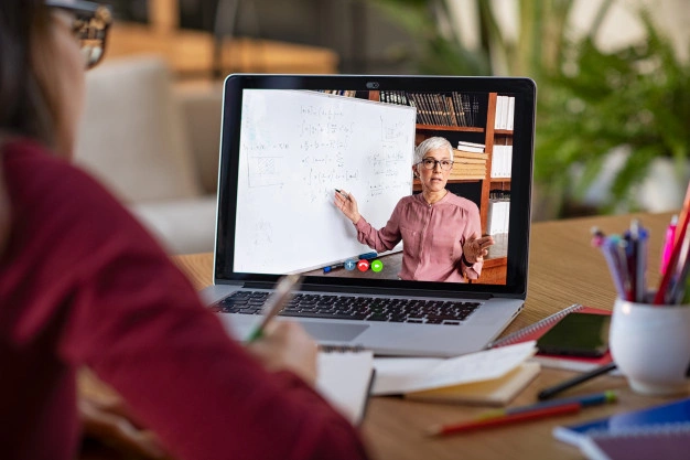 studying-with-video-online-lesson-home_256588-1500 studying-with-video-online-lesson-home_256588-1500